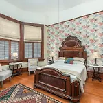 Grand Victorian Bed & Breakfast