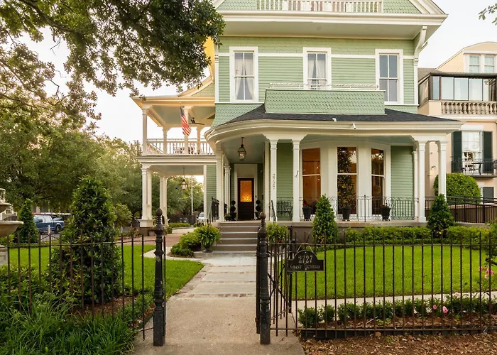 Grand Victorian Bed & Breakfast